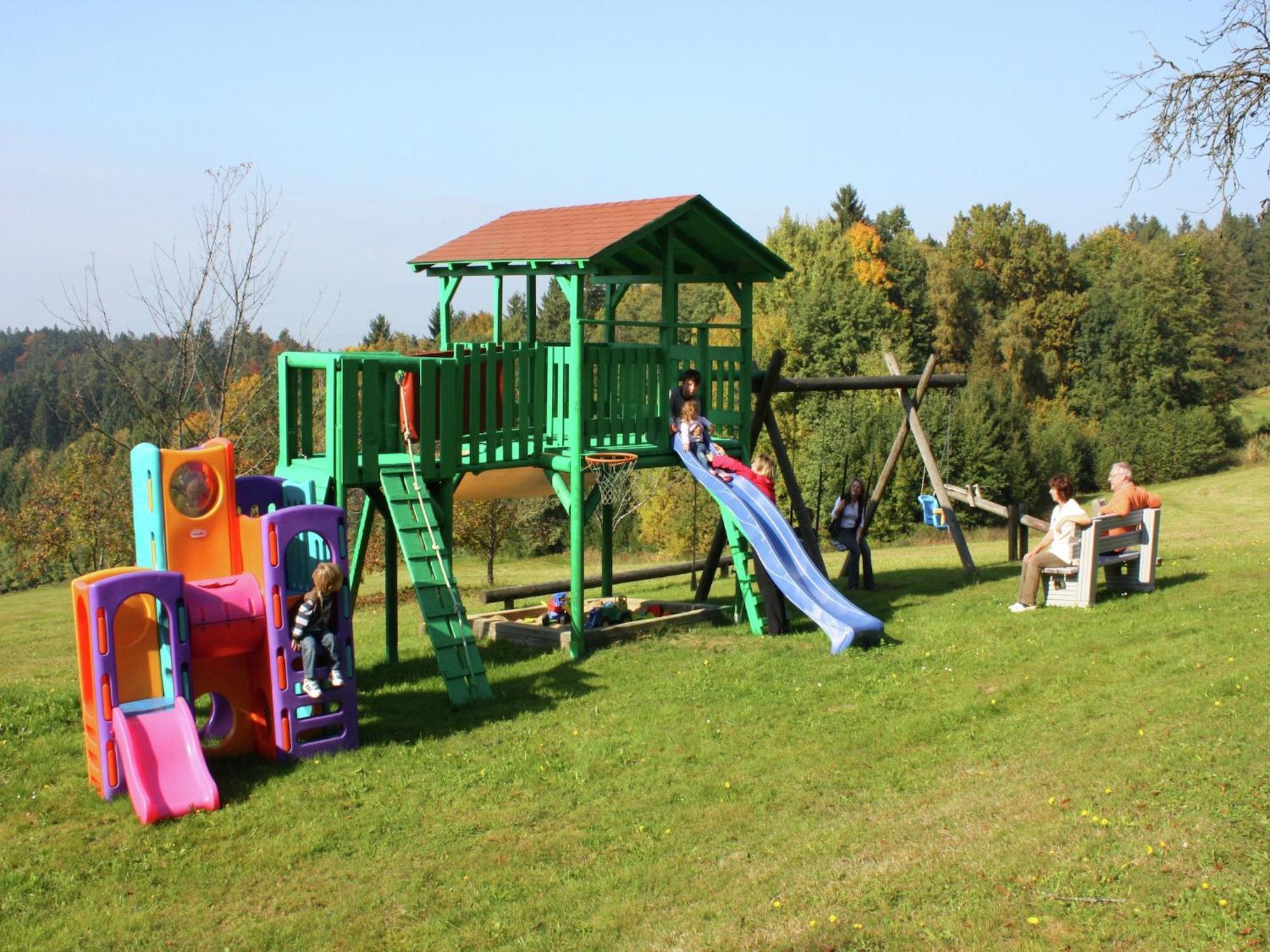 With Panoramic View And Every Convenience * Waldkirchen